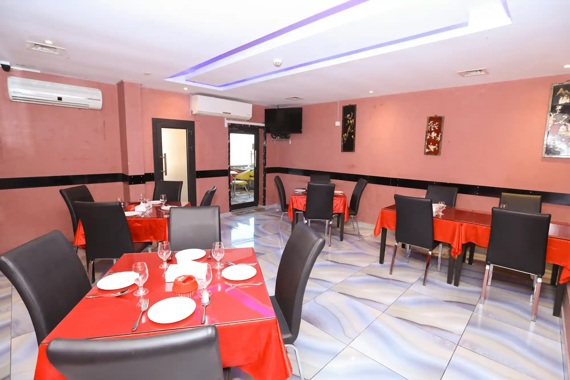 First floor dining area at Goenchin
