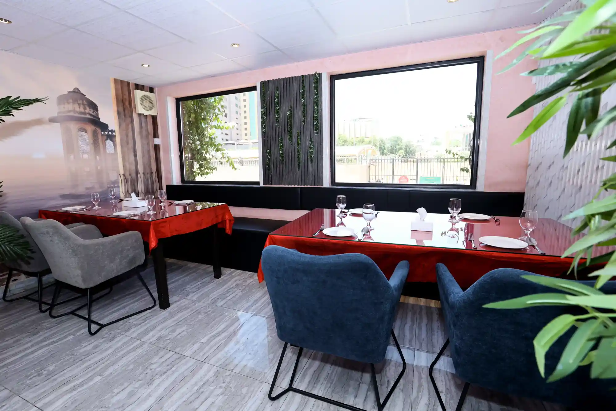 Ground floor family seating