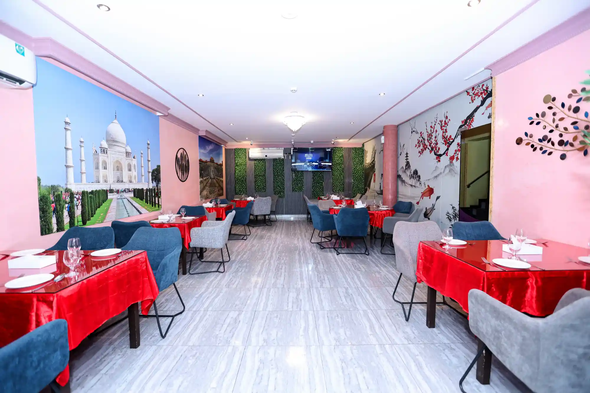 Family dining area, ground floor